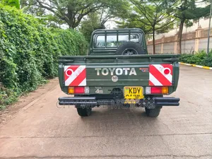 Toyota Land Cruiser 79 Series 2008 Green