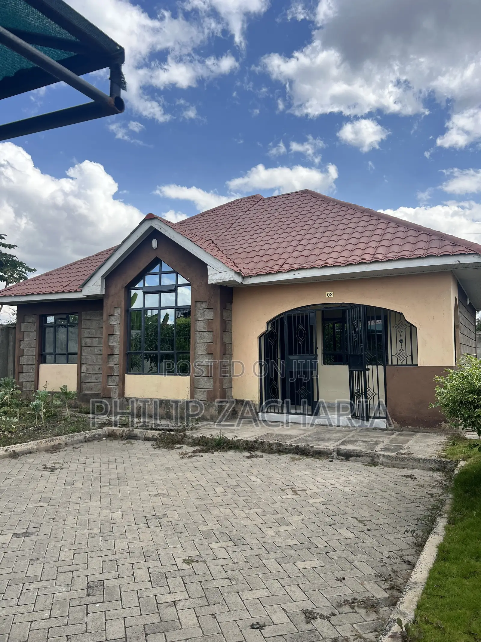 3bdrm Bungalow in Ac Park, Kamulu for rent