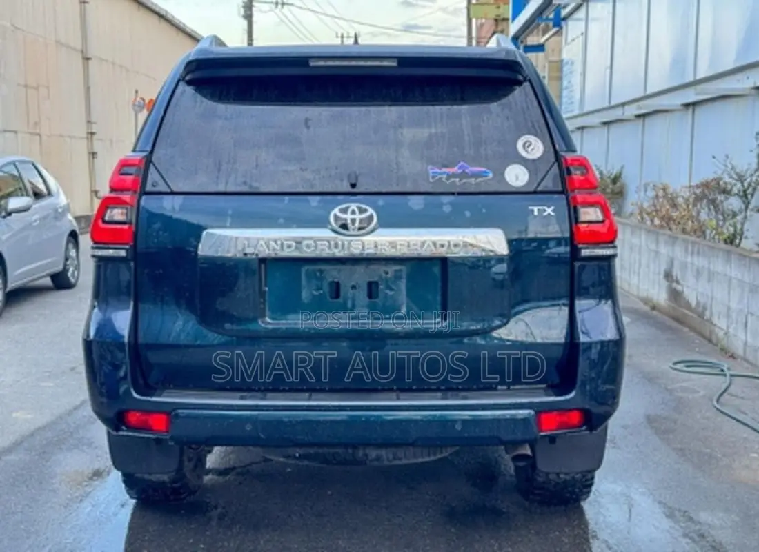 Toyota Land Cruiser Prado 2.8 2021 Matt Black