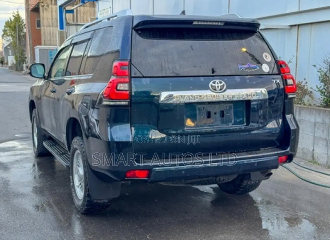 Toyota Land Cruiser Prado 2.8 2021 Matt Black