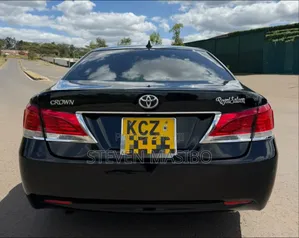 Toyota Crown 2013 Black