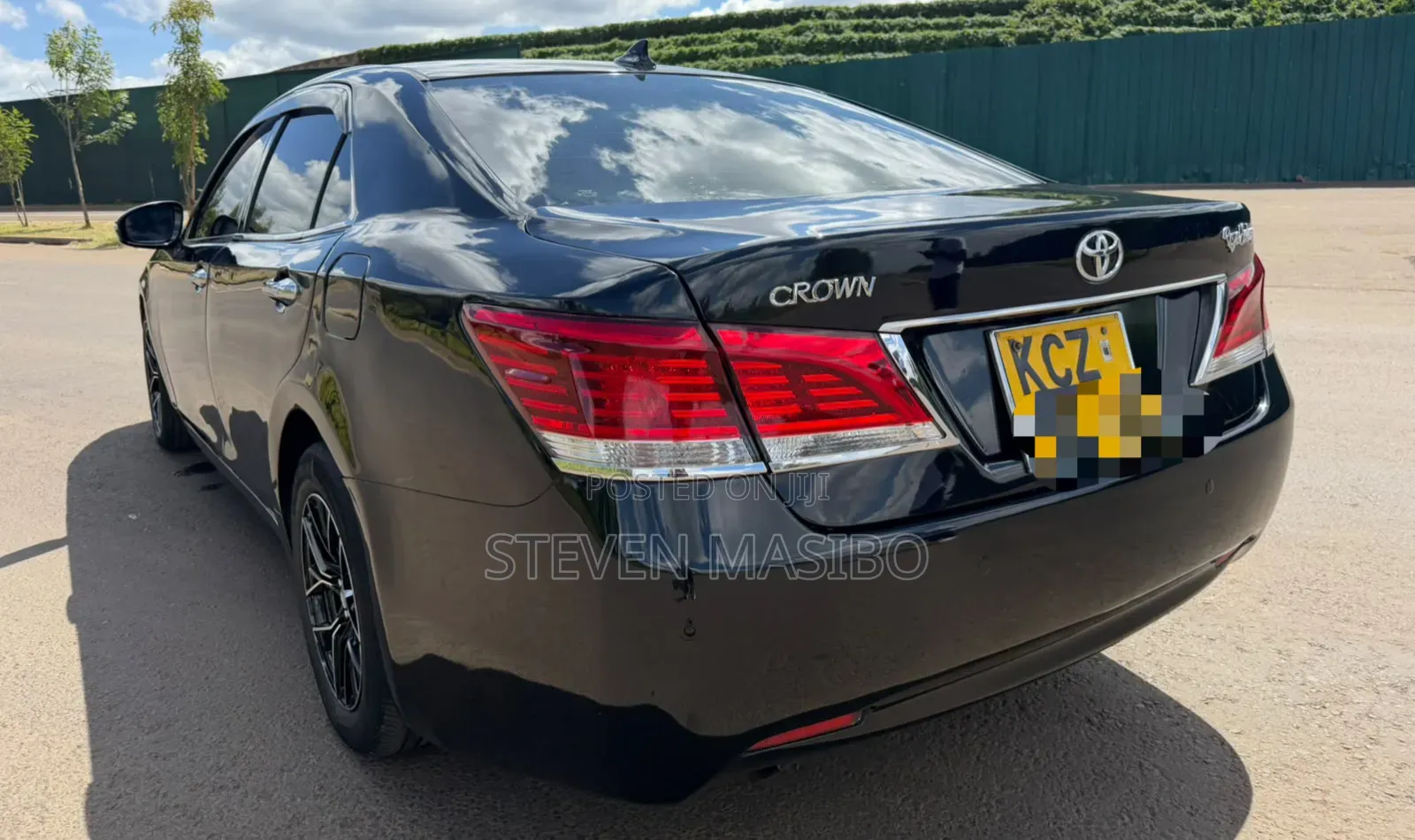 Toyota Crown 2013 Black