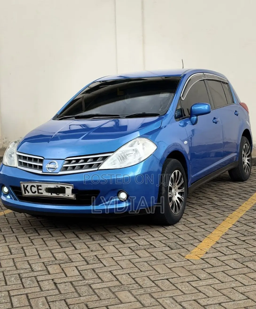 Nissan Tiida 2010 Blue