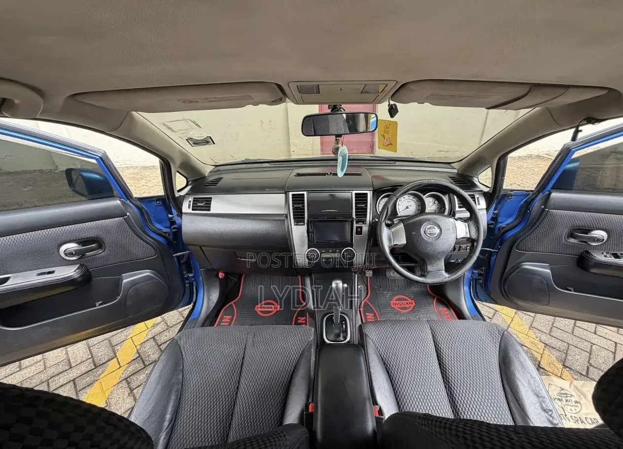 Nissan Tiida 2010 Blue
