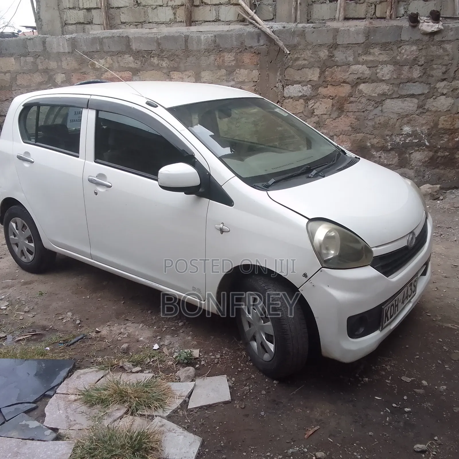 Daihatsu Mira 2015 White