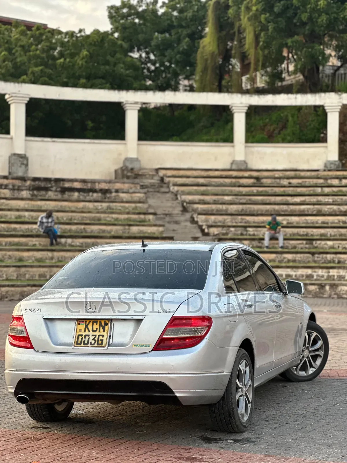 Mercedes-Benz C200 2011 Silver