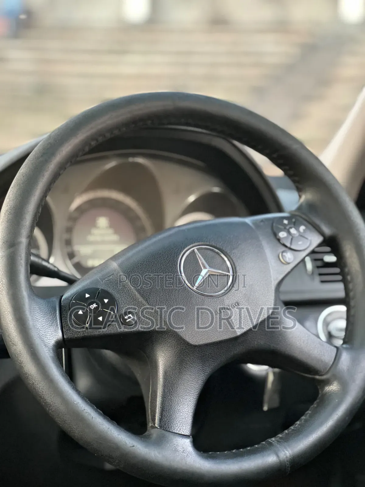 Mercedes-Benz C200 2011 Silver
