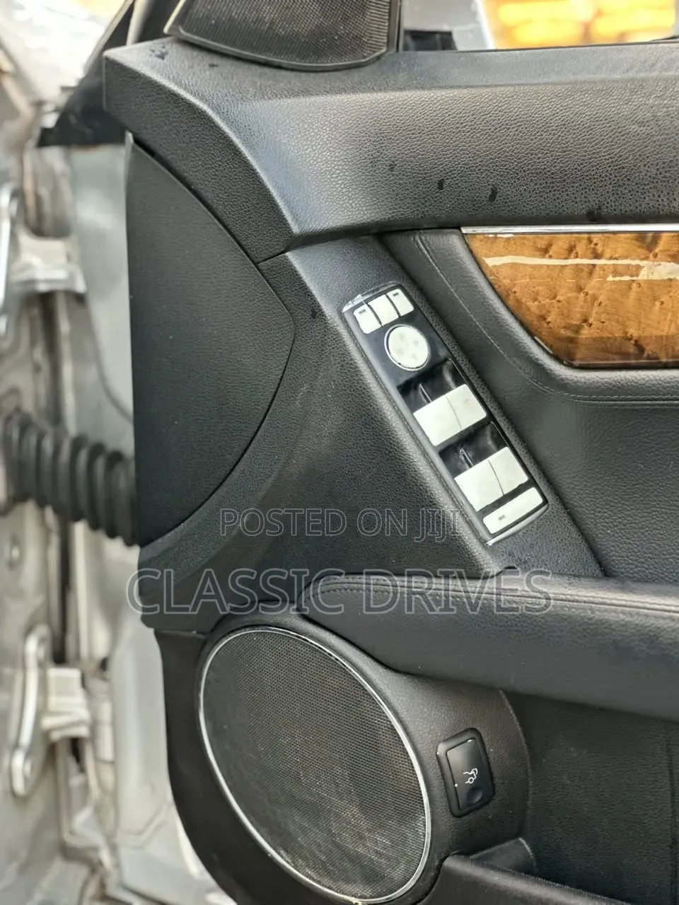 Mercedes-Benz C200 2011 Silver
