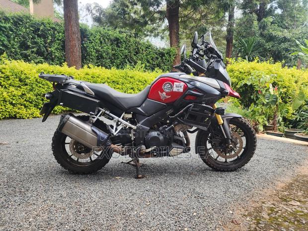 Suzuki V-Strom 2014 Red