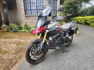 Suzuki V-Strom 2014 Red