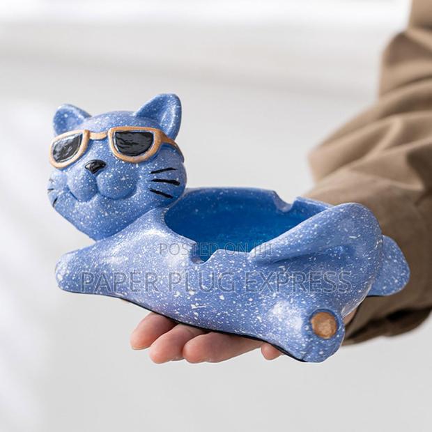 Classic Ceramic Tabletop Ashtray - Cool Cat - thumbnail 3