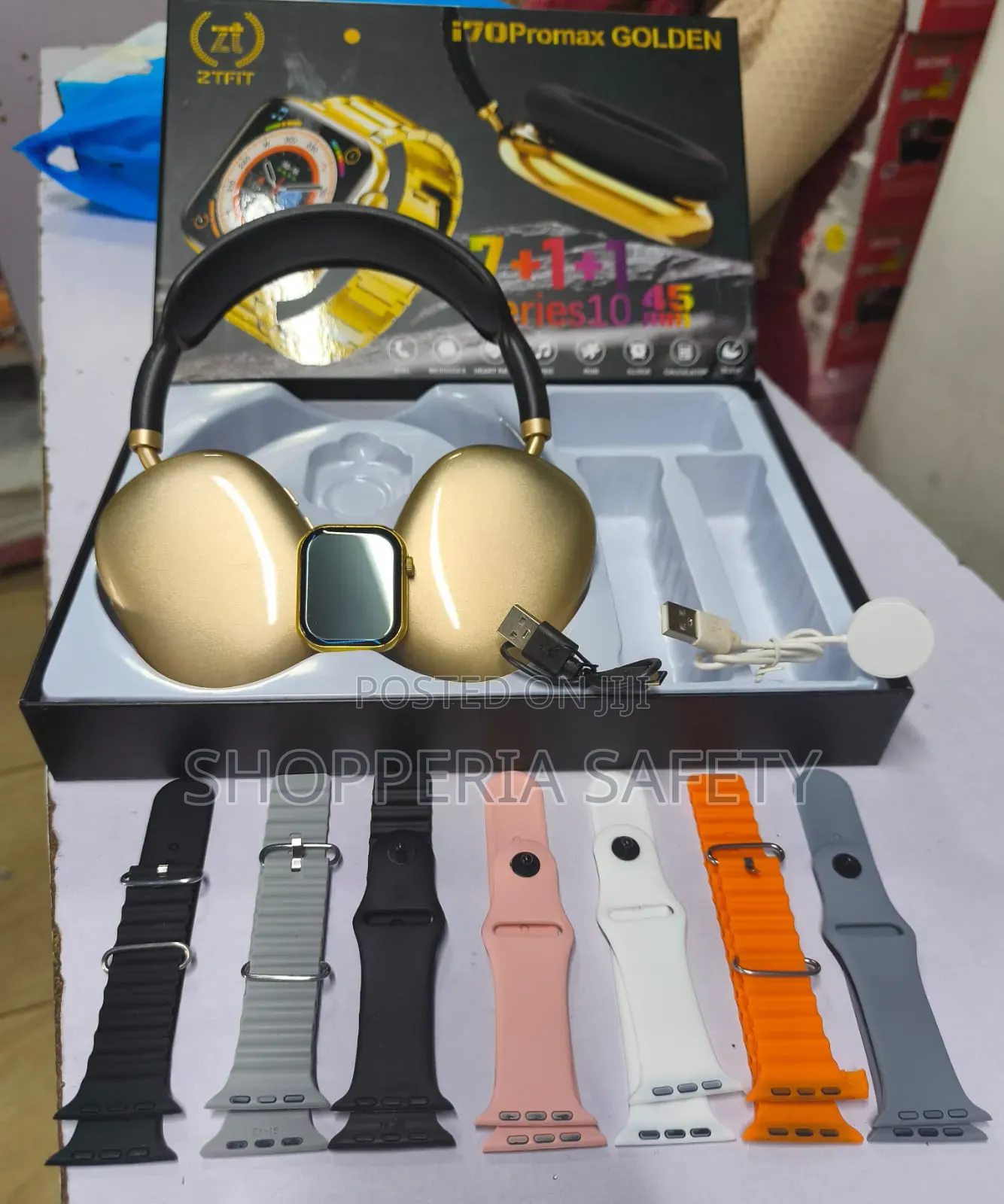 I70 Pro Max Golden Smart Watch Ultra 7 Strap