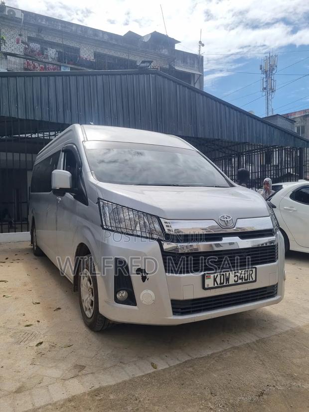 Toyota HiAce 2021 Silver