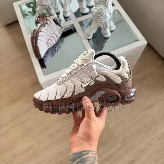 Nike Airmax Tn “ Baroque Brown “
High Quality 
Size 39-45