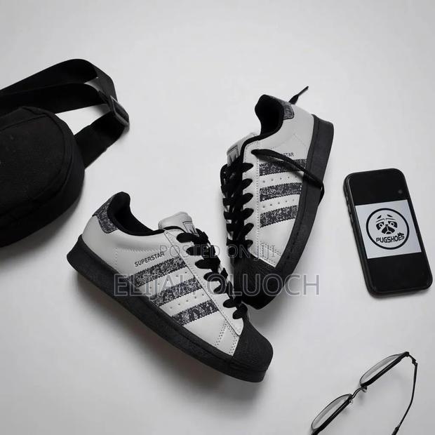 Adidas Superstar “ Grey Black “
High Quality
Size 39-45