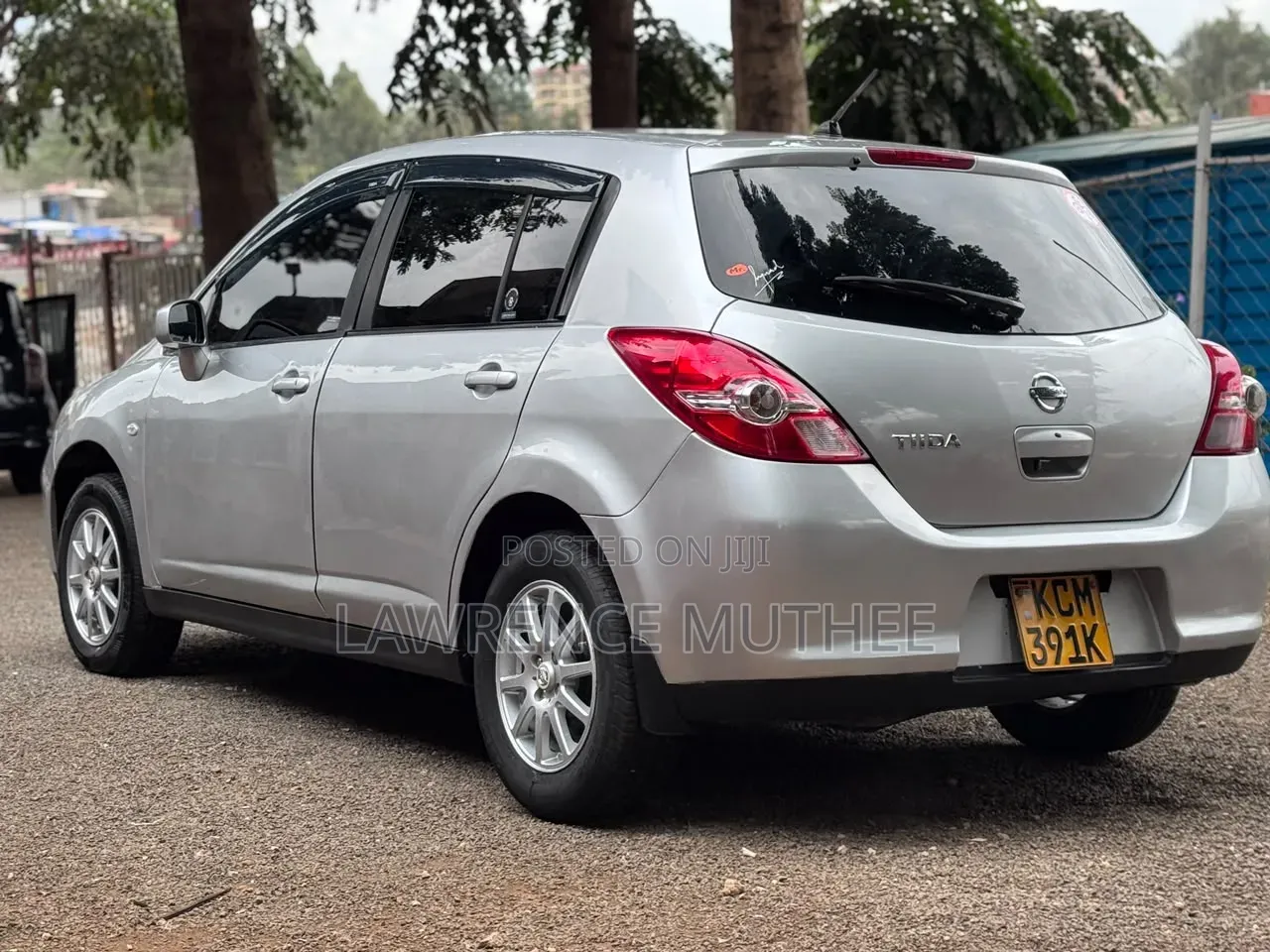 Nissan Tiida 2010 Beige