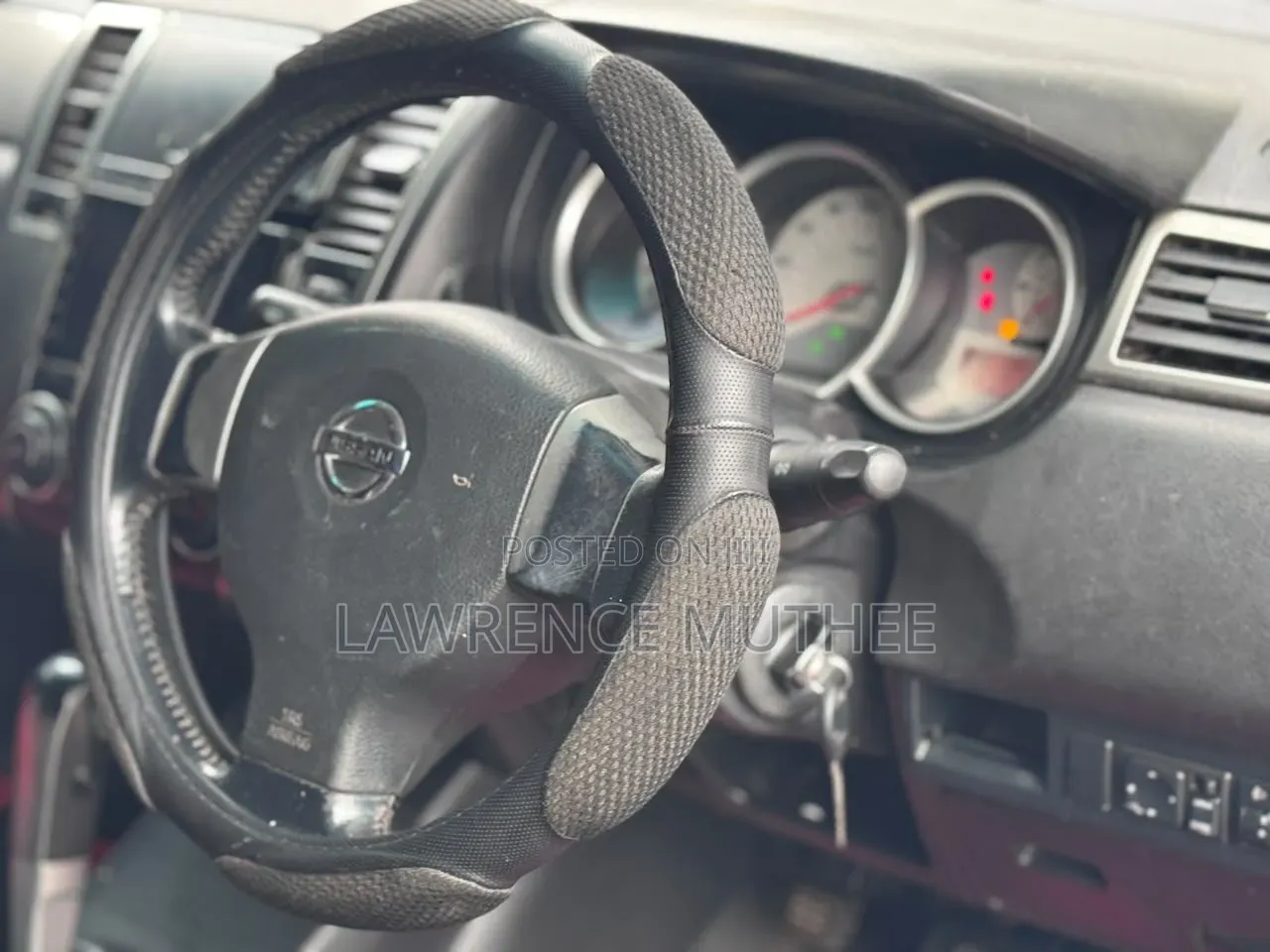 Nissan Tiida 2010 Beige