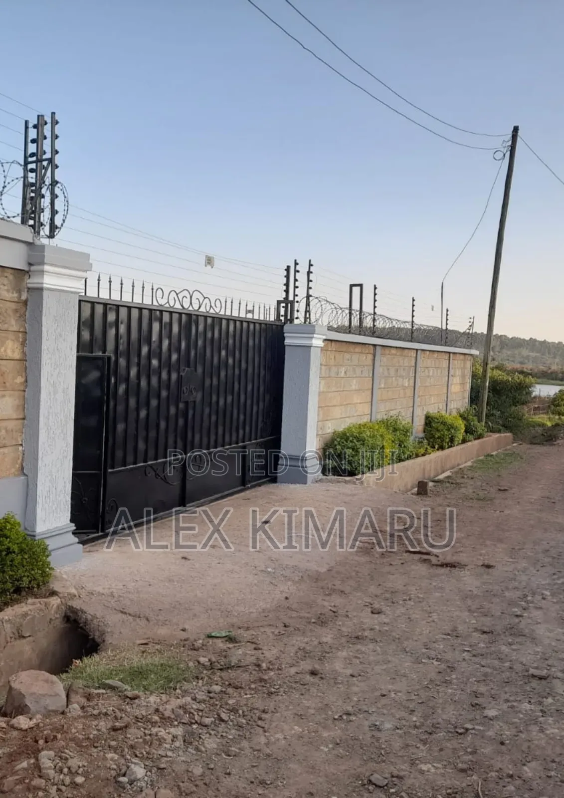 Furnished 6bdrm Maisonette in Karai for sale