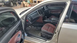 Toyota Crown 2013 Silver