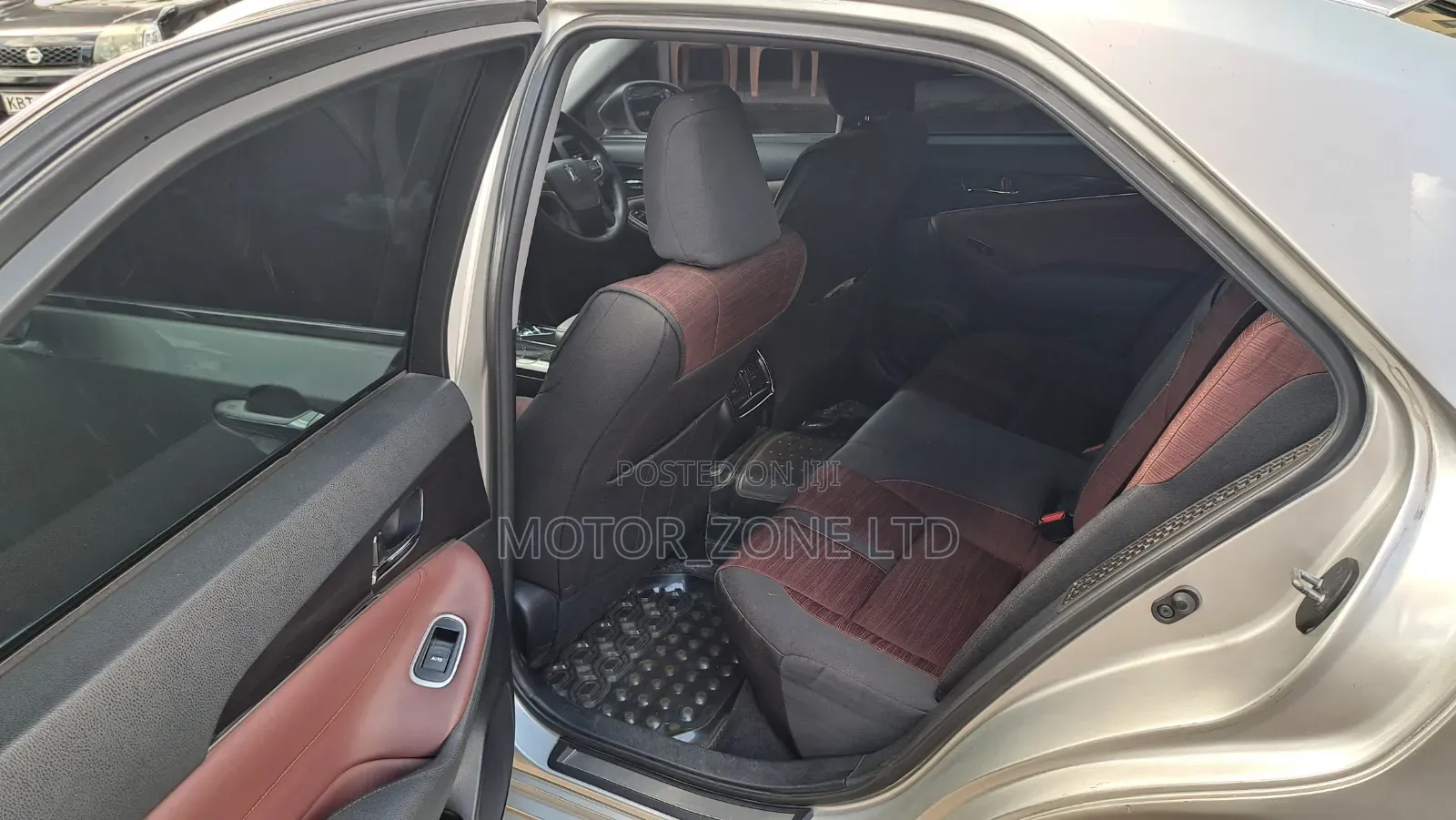 Toyota Crown 2013 Silver