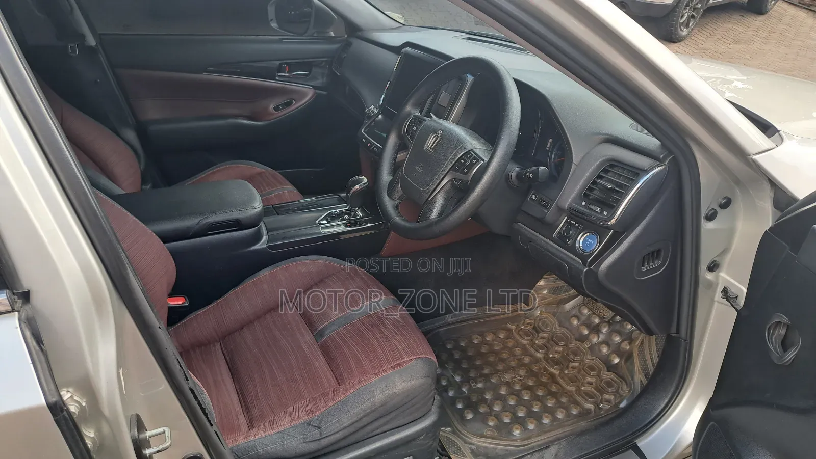 Toyota Crown 2013 Silver