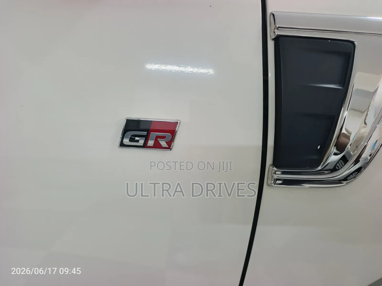 Toyota Hilux 2022 White