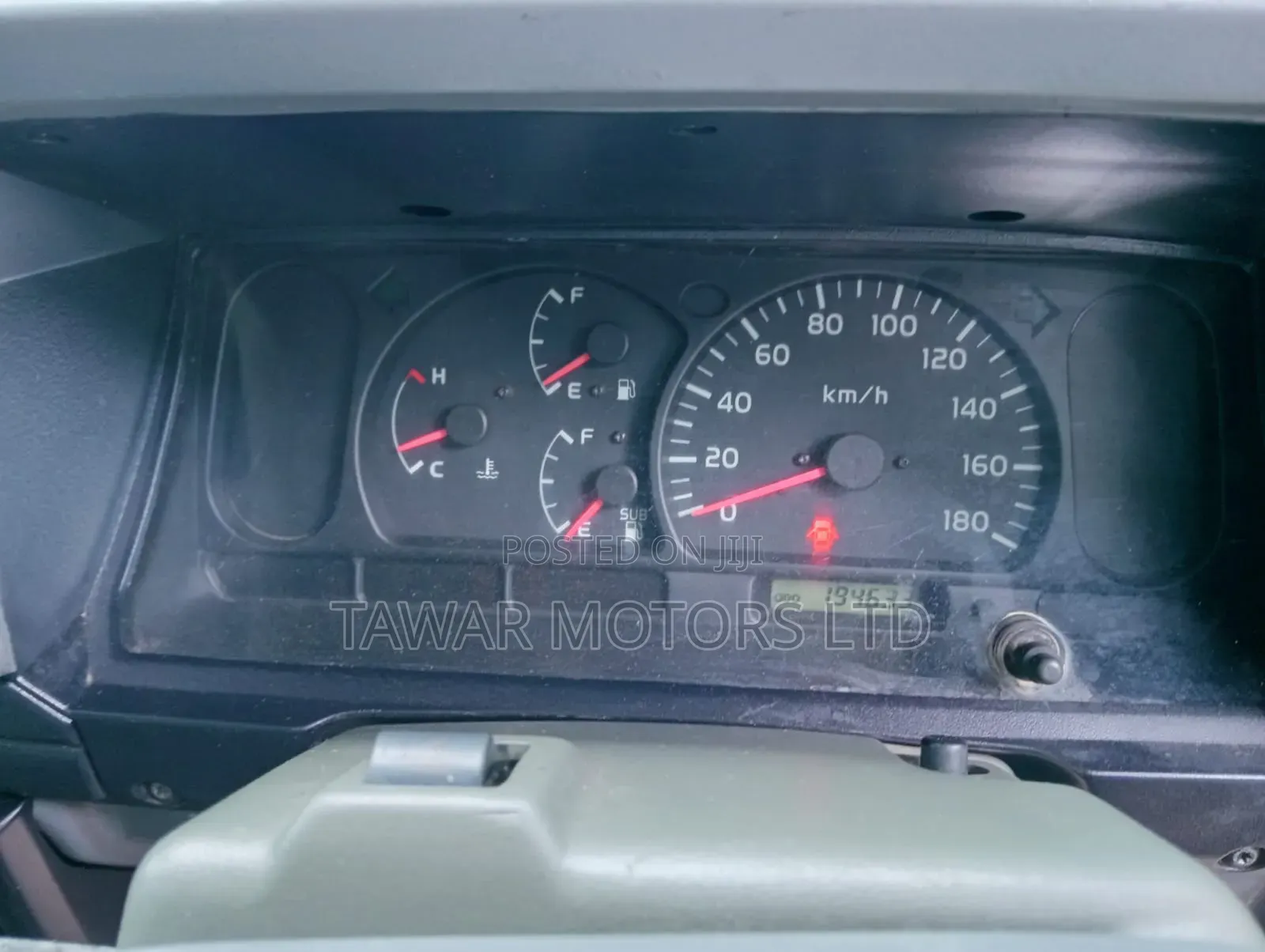 Toyota Land Cruiser 2004 Yellow