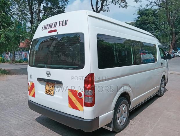 Toyota Grand HiAce 2024 White - thumbnail 5