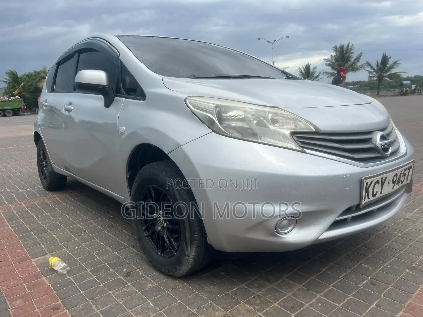 Nissan Note 2012 Silver