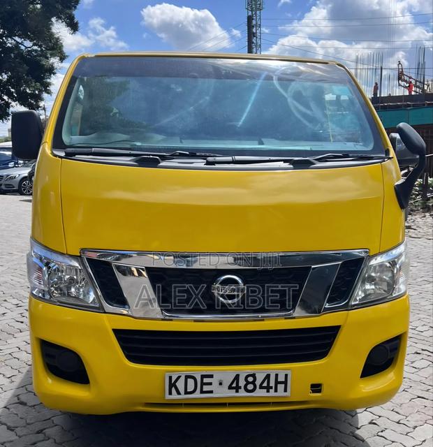 Nissan Caravan (Urvan) 2013 Yellow