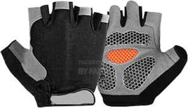 Heavy Duty Gloves/Gym Gloves