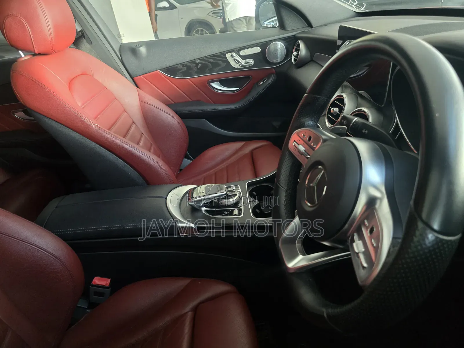 Mercedes-Benz C200 2020 Red