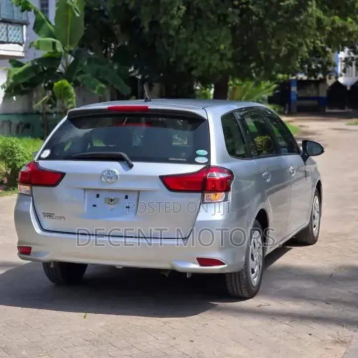 Toyota Corolla Fielder 2020 Silver