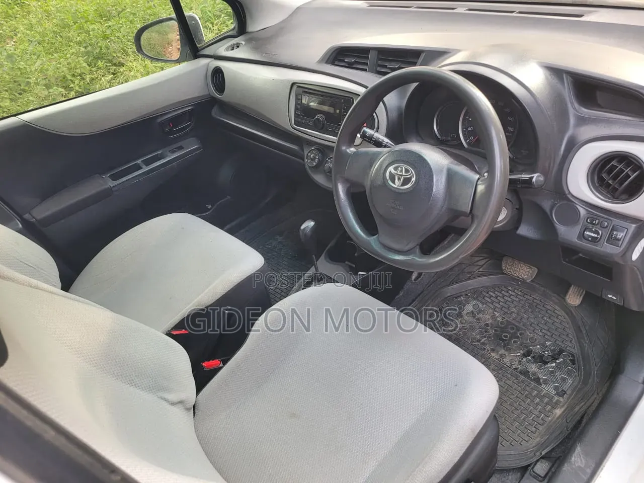Toyota Vitz 2014 White