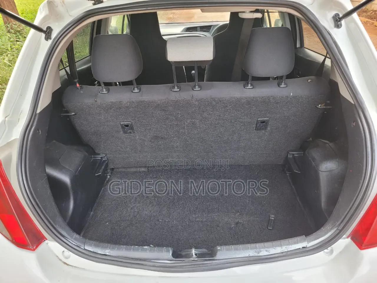 Toyota Vitz 2014 White