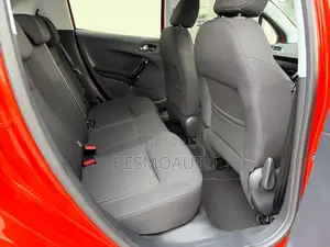 Peugeot 208 2018 Orange