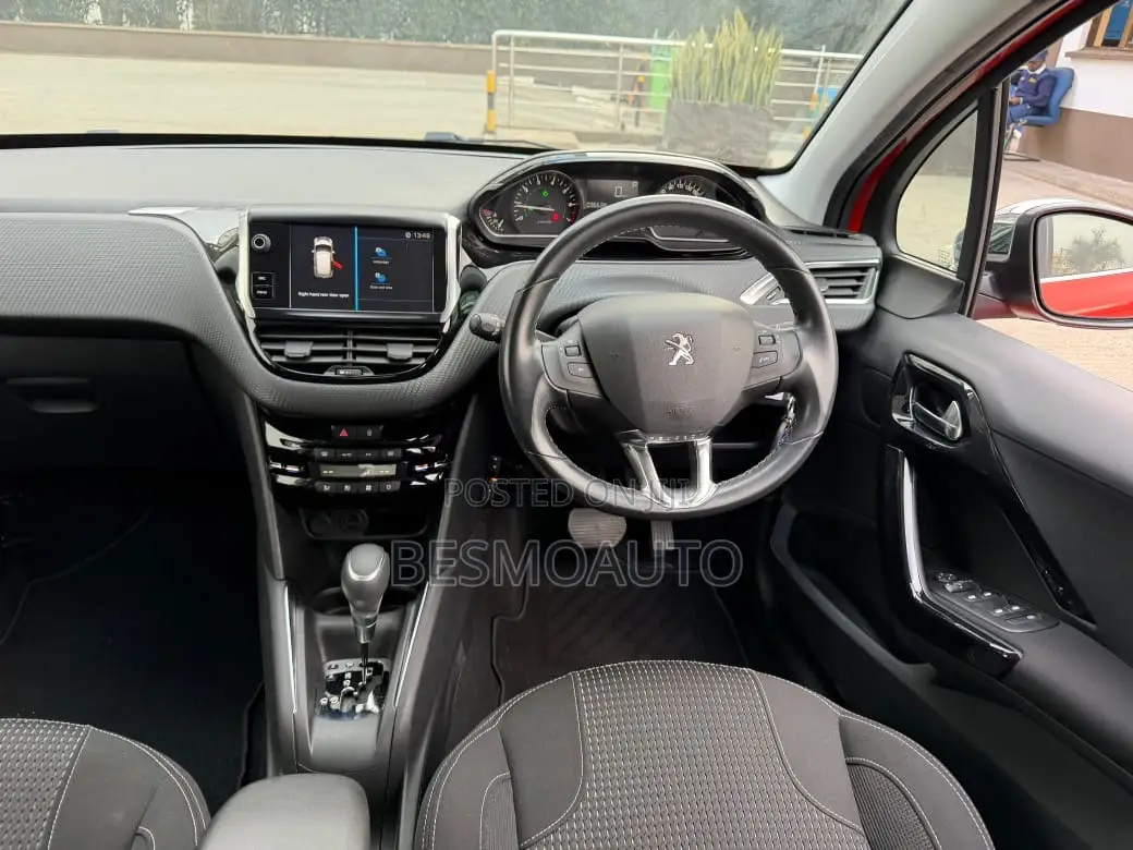 Peugeot 208 2018 Orange