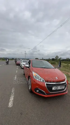 Peugeot 208 2018 Orange