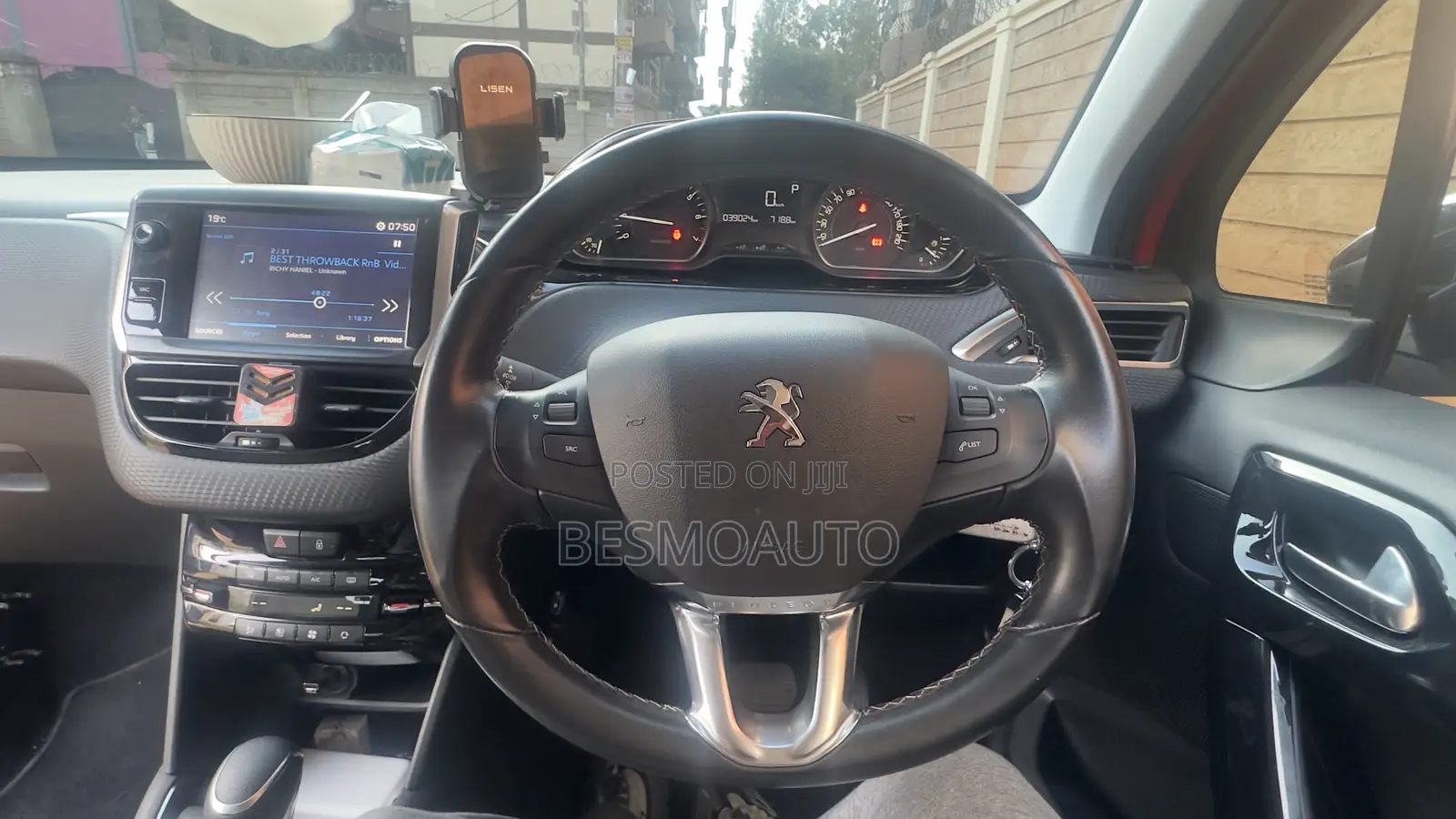 Peugeot 208 2018 Orange