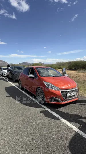 Peugeot 208 2018 Orange