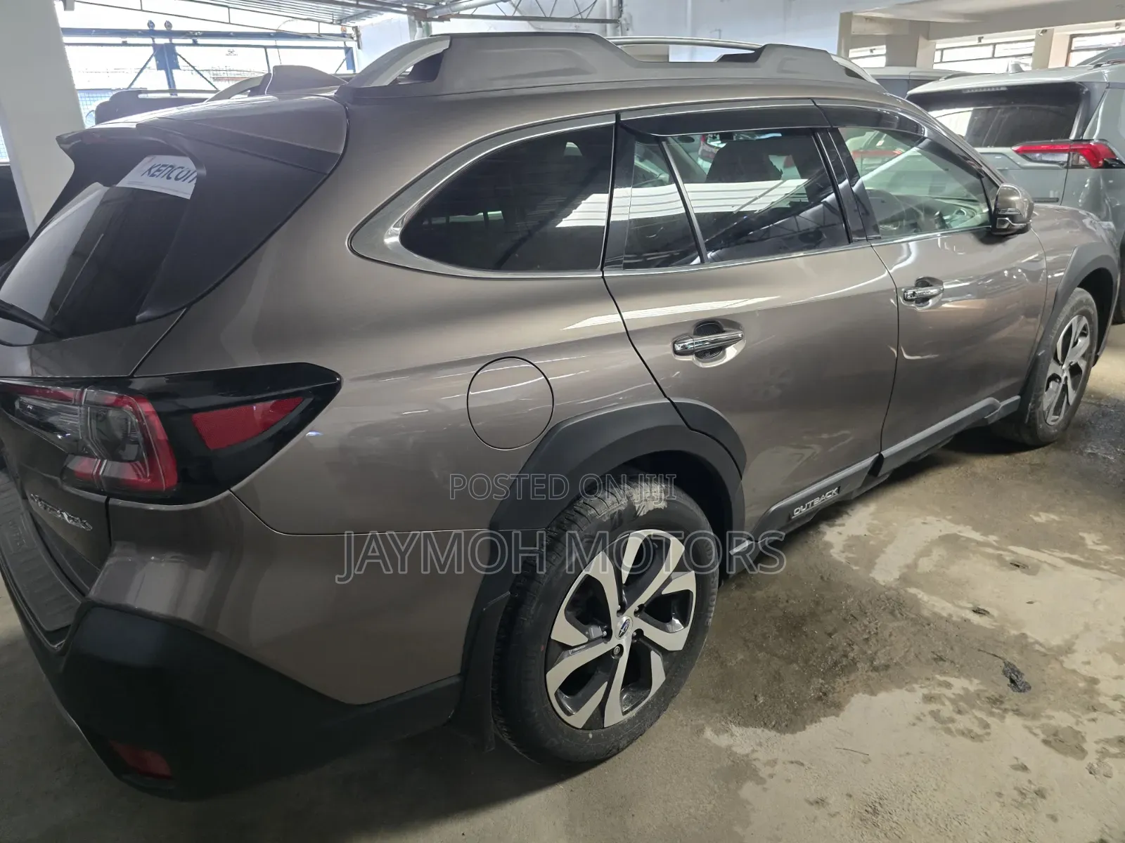 Subaru Outback 2023 Gold