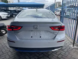 Honda Insight Touring 2019 White