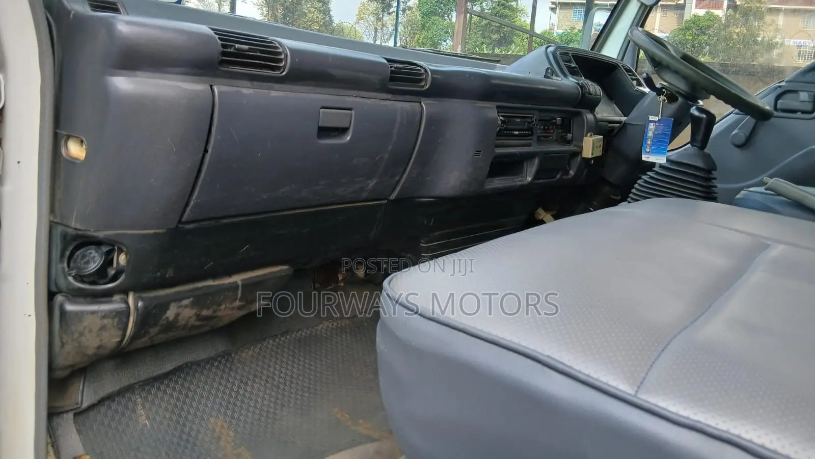 Isuzu NPR 2016