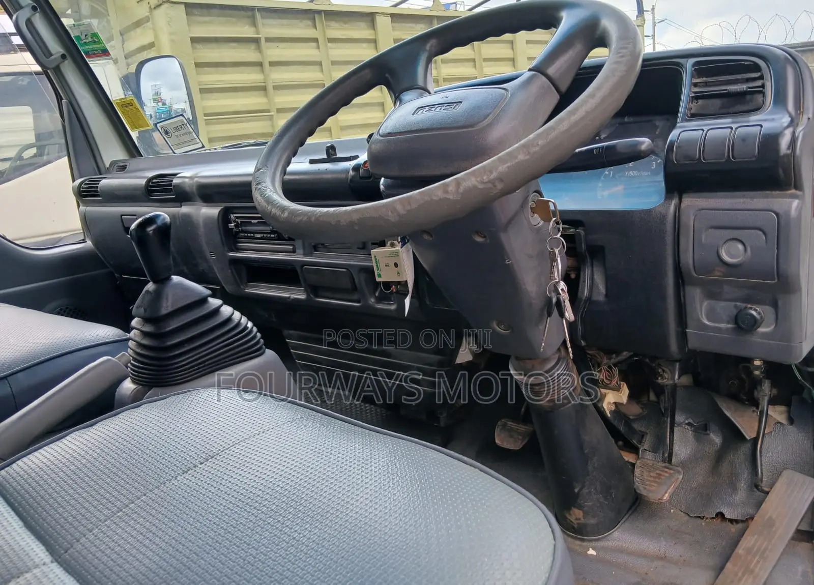 Isuzu NPR 2016