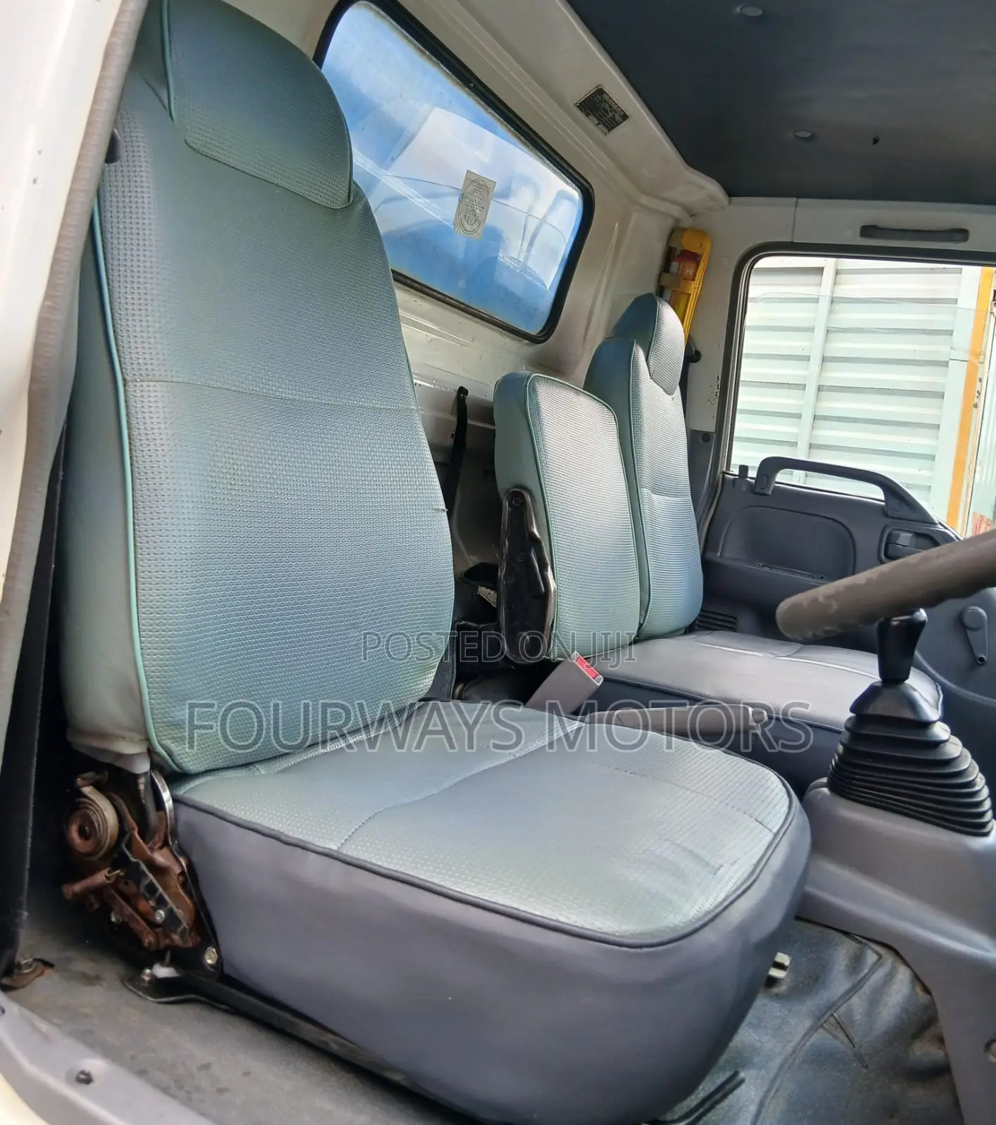 Isuzu NPR 2016