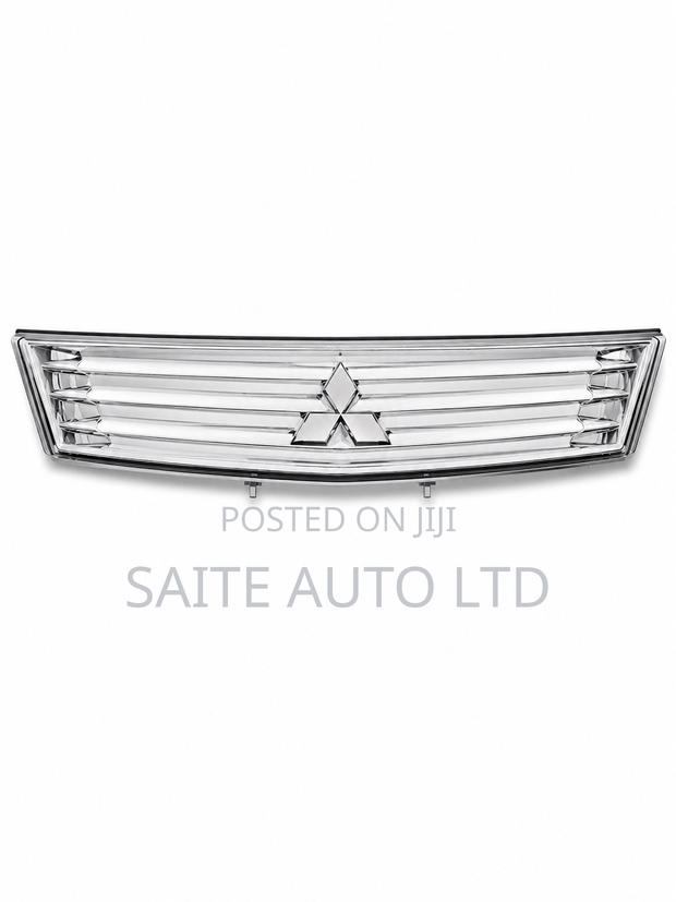 Mitsubishi Delica Grille Reflector