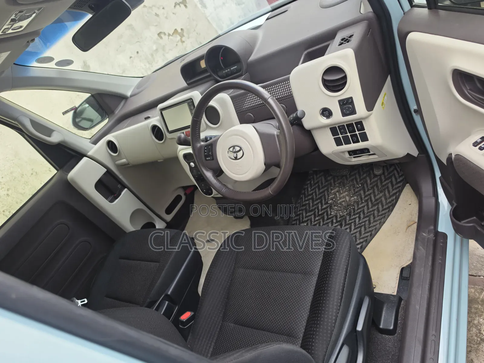 Toyota Porte 2018 Blue
