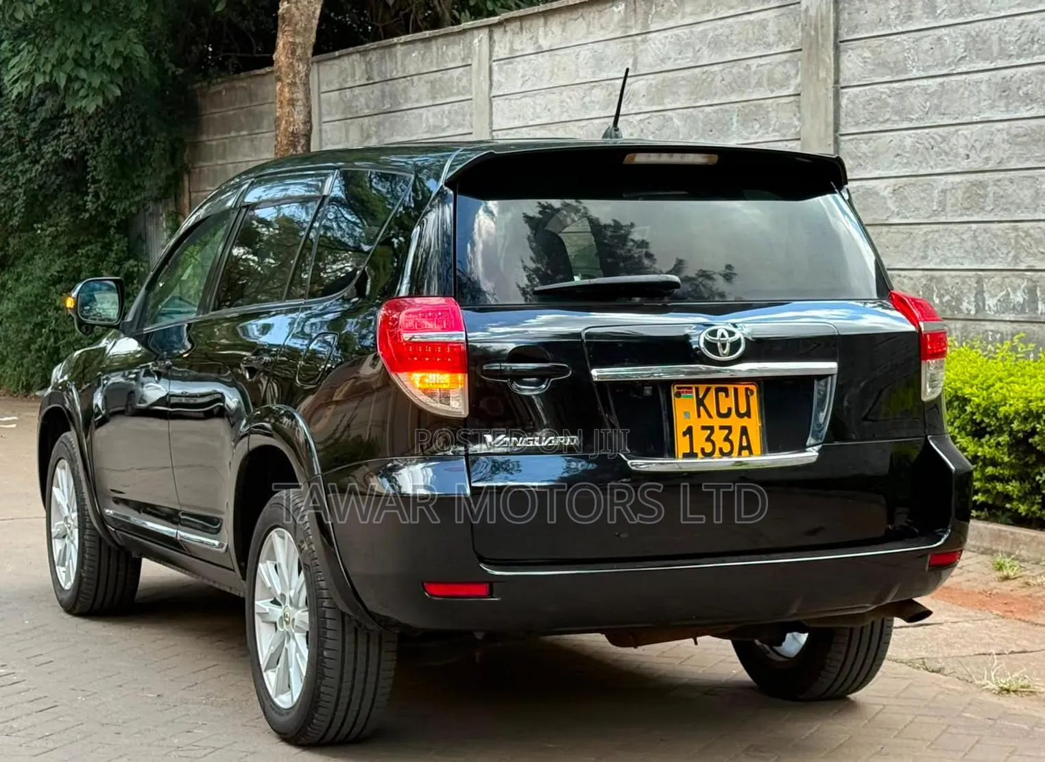 Toyota Vanguard 2012 Black