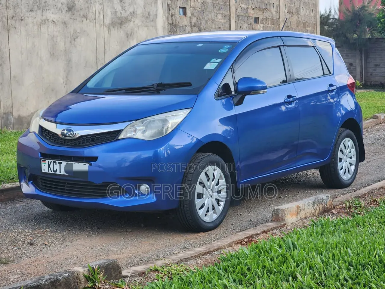 Subaru Trezia 2011 Blue