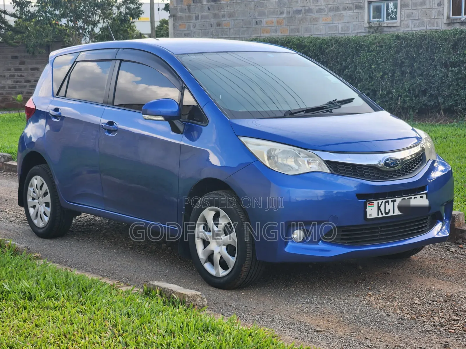 Subaru Trezia 2011 Blue
